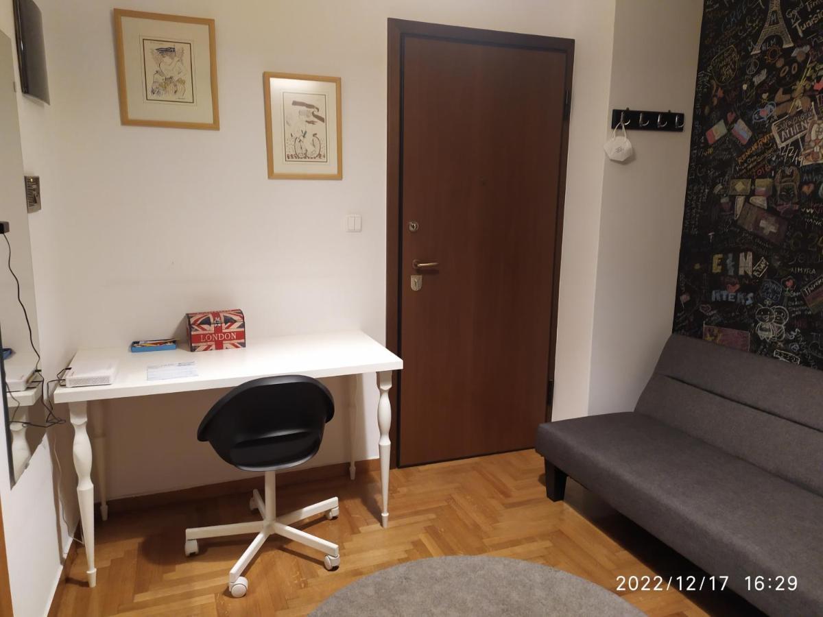 Plaka's Flat-near Syntagma Metro Station *